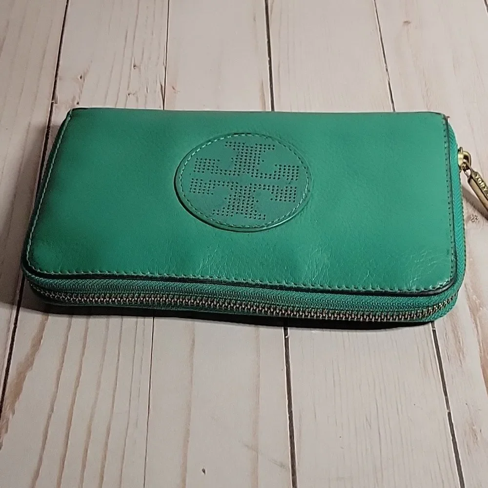 TORY BURCH Vintage Kipp Zippy Wallet Green FLAWS